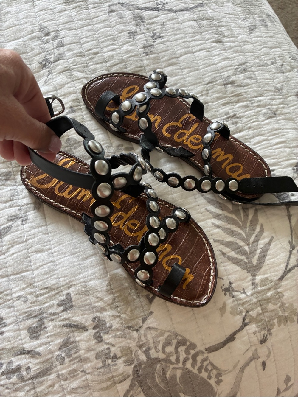 Gloria Stud Angle Black Sandals